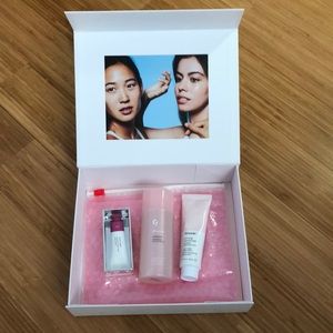 Glossier Bundle! Cloud paint, solution, and primer
